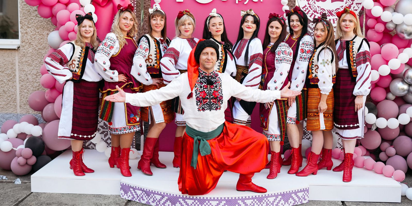 Handgefertigter rechteckiger Esstisch aus skandinavischer Eiche aus der Ukraine – helle Eiche