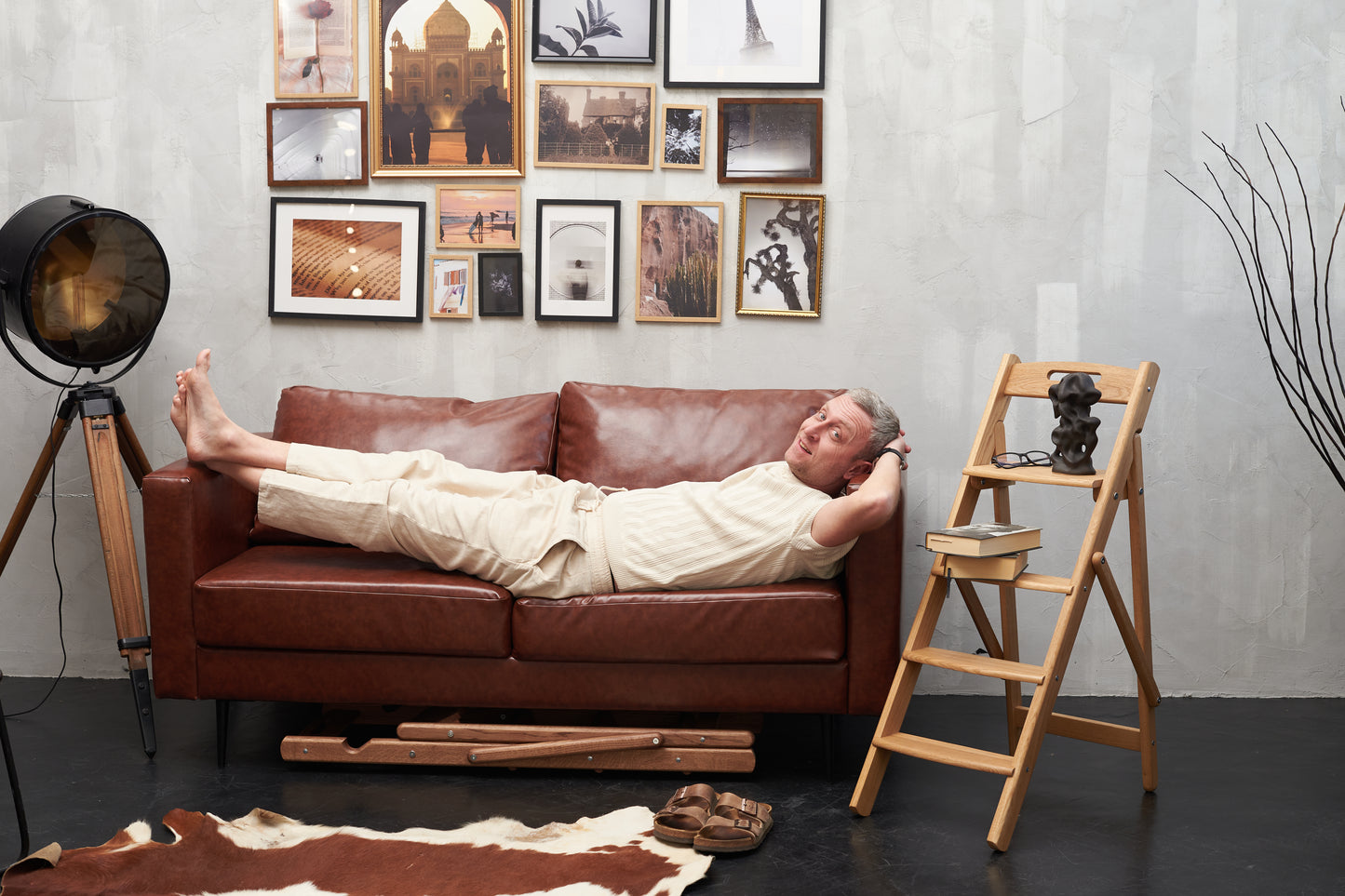 Klappbare Holzleiter | Tritthocker aus massiver Eiche | Handgefertigt | 110 cm hoch | Stabile und elegante Trittleiter für Zuhause